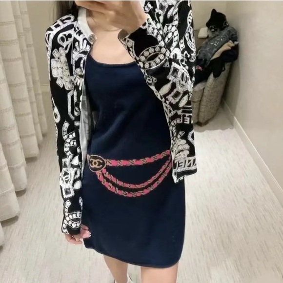 Chanel Navy Cashmere Dress Size 38 ❗️Guaranteed Authentic with Receipt❗️ - Picture 3 of 6